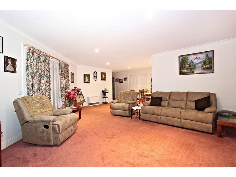 6 Sweet Wattle Place, Somerville VIC 3912