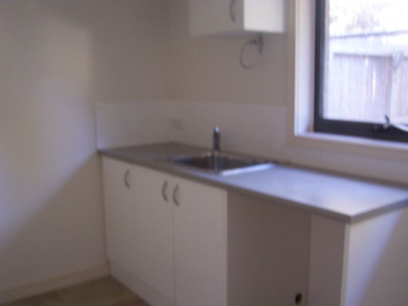 3/2 One chain, Somerville VIC 3912