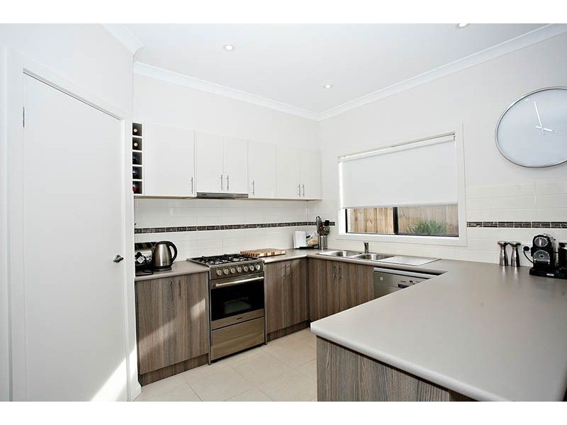 1/11 Dominic Mews, Somerville VIC 3912