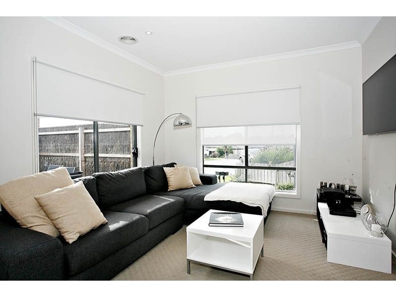 1/11 Dominic Mews, Somerville VIC 3912