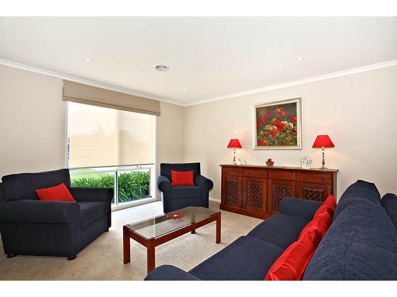 4 Oakbank Place, Somerville VIC 3912