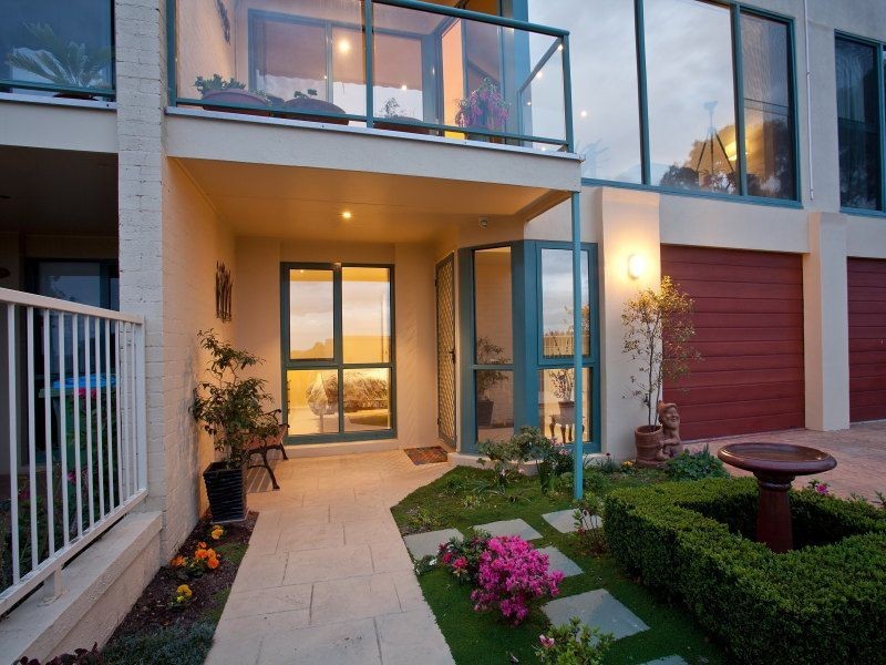 4/2 Skinner Street, Hastings VIC 3915