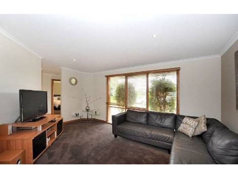 10 Domino Crt, Somerville VIC 3912