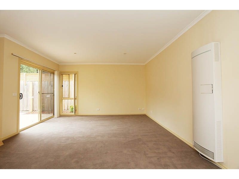 2/14 Leonard Drive, Somerville VIC 3912