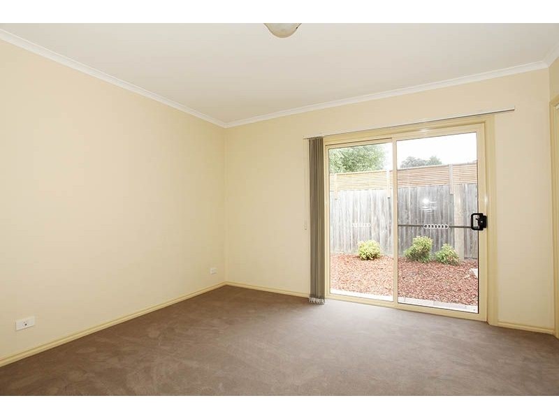 2/14 Leonard Drive, Somerville VIC 3912