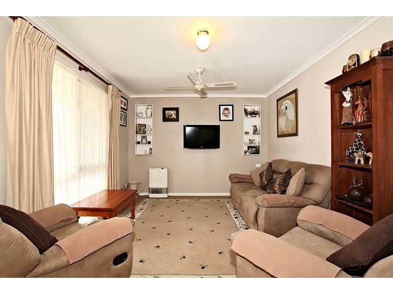 2/32 Clarendon Drive, Somerville VIC 3912