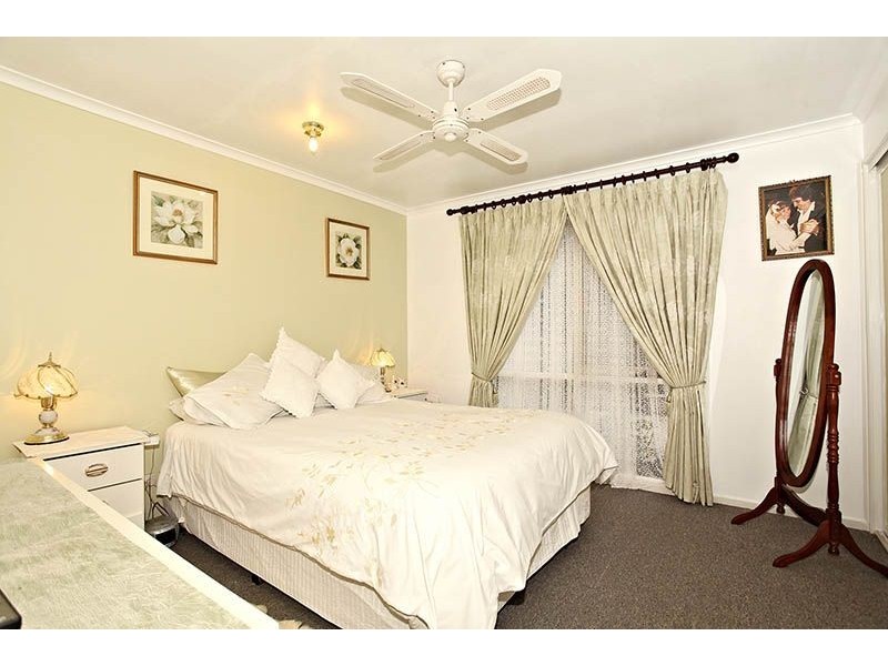 2/32 Clarendon Drive, Somerville VIC 3912