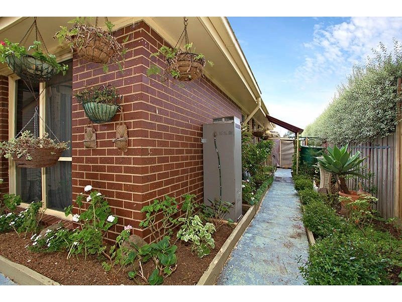 2/32 Clarendon Drive, Somerville VIC 3912