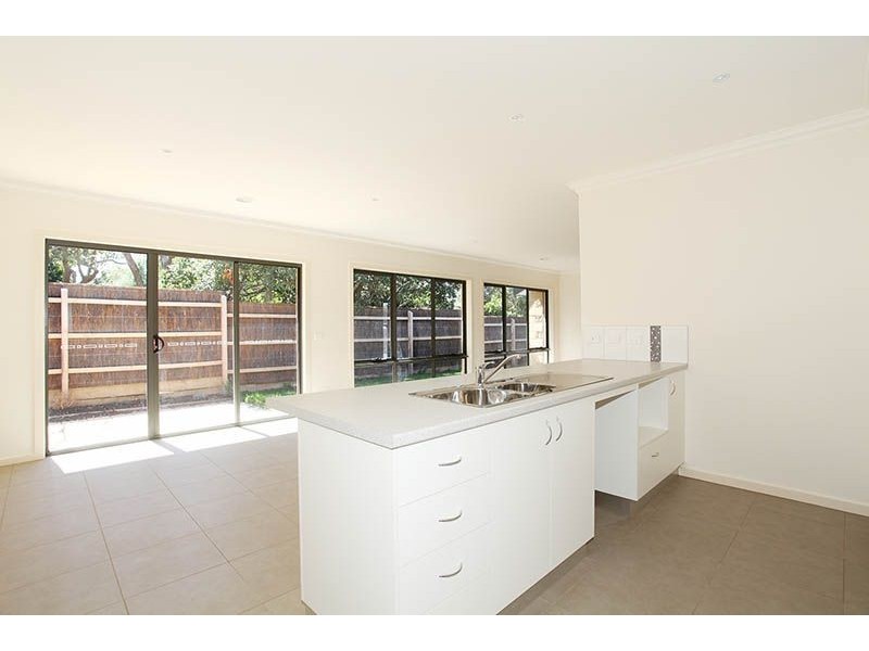 3/76 Eramosa Road East, Somerville VIC 3912