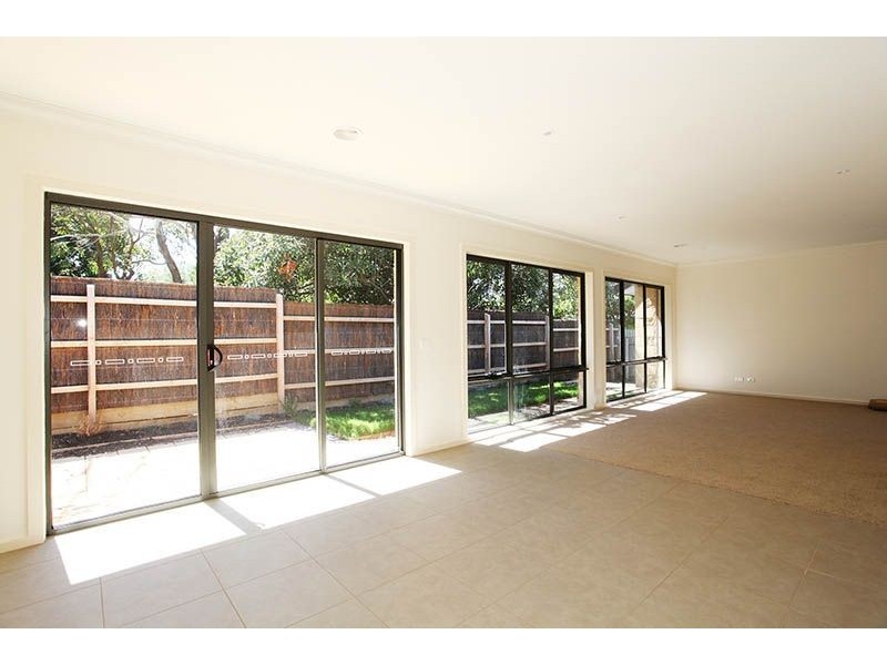 3/76 Eramosa Road East, Somerville VIC 3912