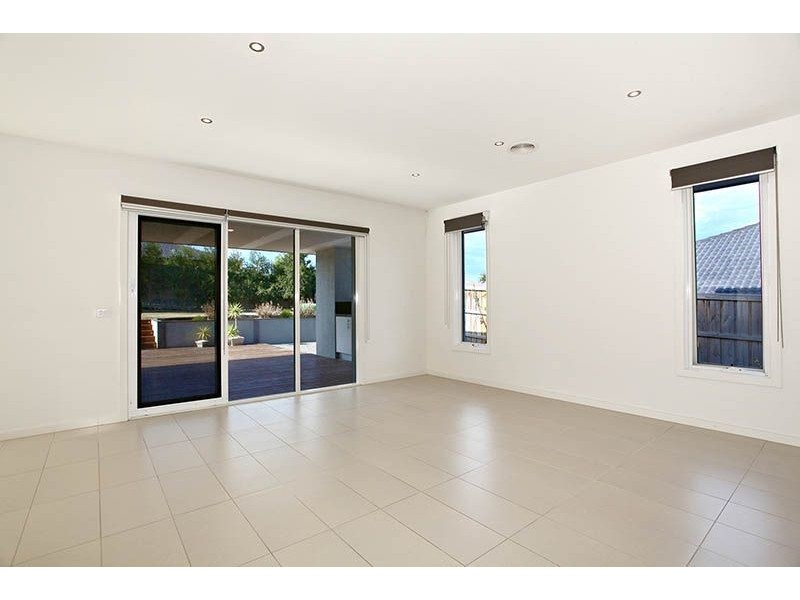 3 Waterhouse Way, Cranbourne South VIC 3977