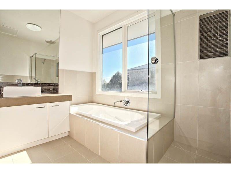 3 Waterhouse Way, Cranbourne South VIC 3977