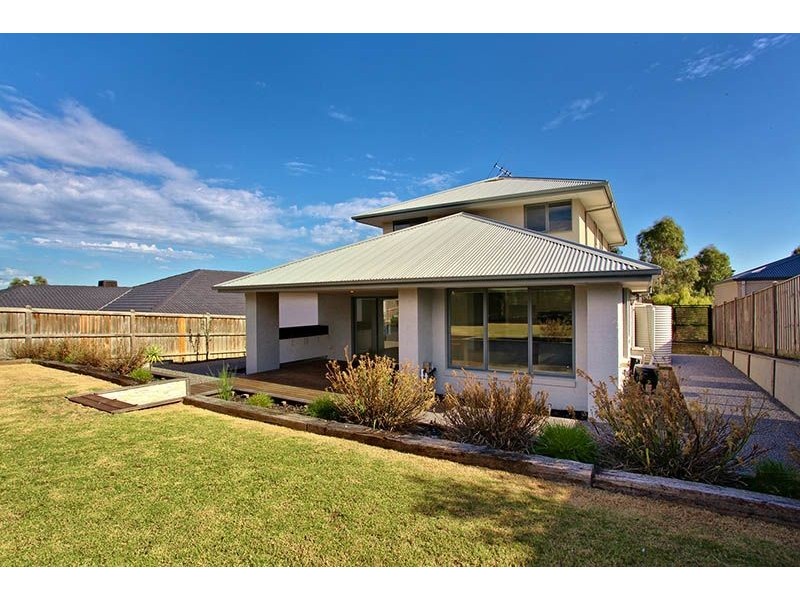 3 Waterhouse Way, Cranbourne South VIC 3977
