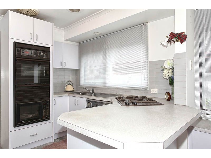 4 Deanswood Drive, Somerville VIC 3912