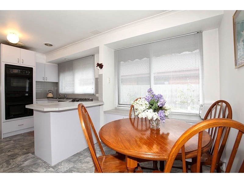 4 Deanswood Drive, Somerville VIC 3912