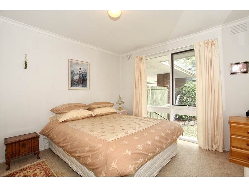 4 Deanswood Drive, Somerville VIC 3912