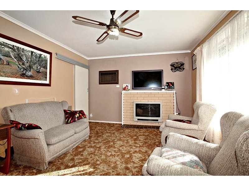 42 Railway Road, Baxter VIC 3911