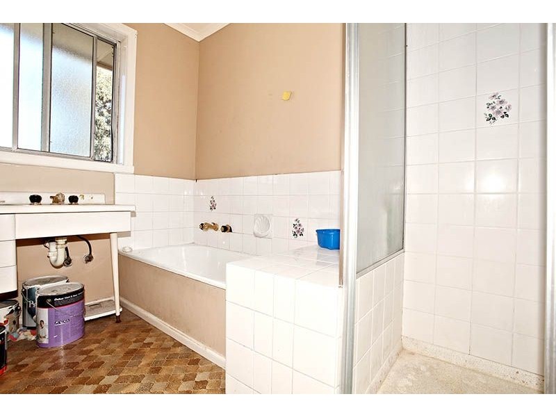 42 Railway Road, Baxter VIC 3911