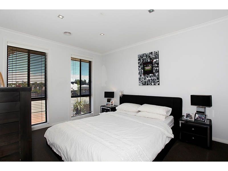 12 Dominic Mews, Somerville VIC 3912