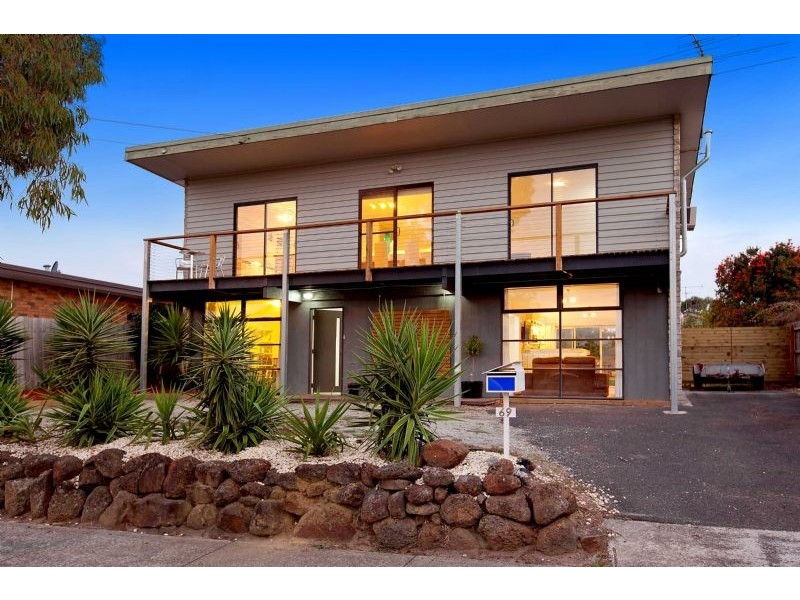 69 Eramosa Road East, Somerville VIC 3912