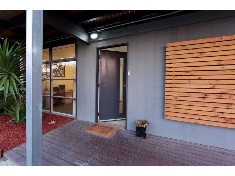 69 Eramosa Road East, Somerville VIC 3912