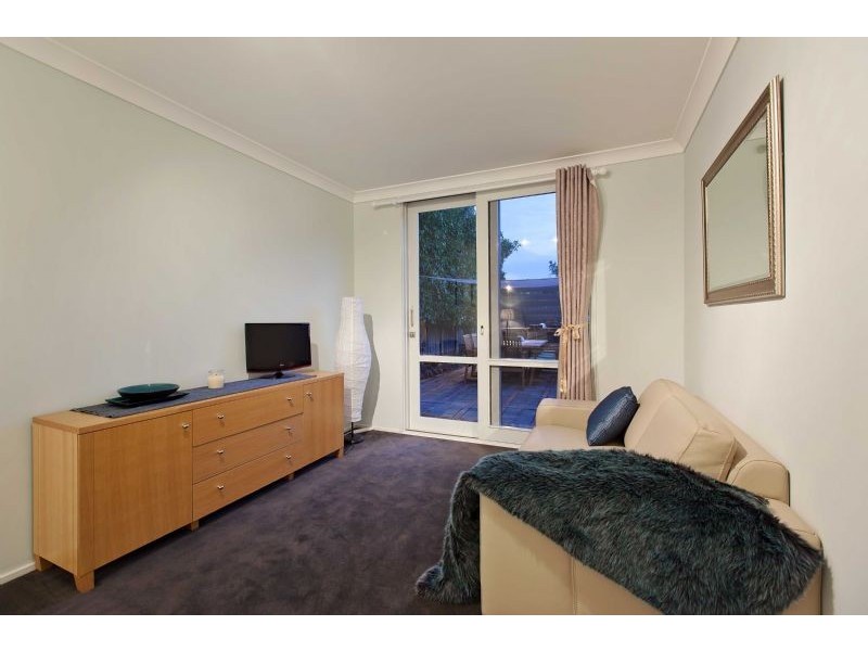 69 Eramosa Road East, Somerville VIC 3912