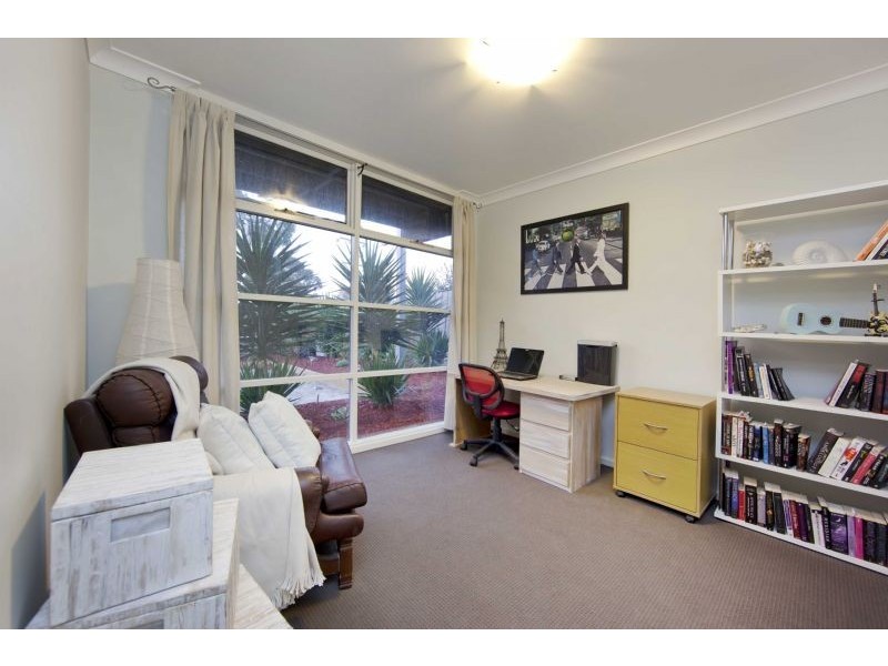 69 Eramosa Road East, Somerville VIC 3912