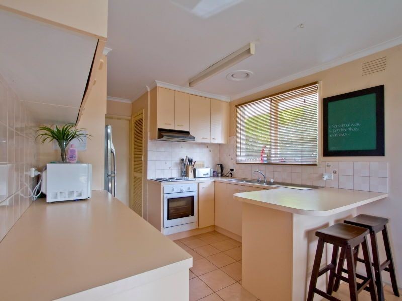 1 Sandra Court, Somerville VIC 3912