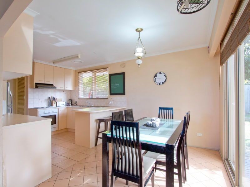 1 Sandra Court, Somerville VIC 3912