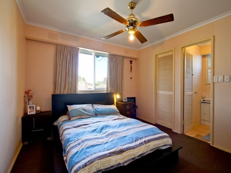 1 Sandra Court, Somerville VIC 3912