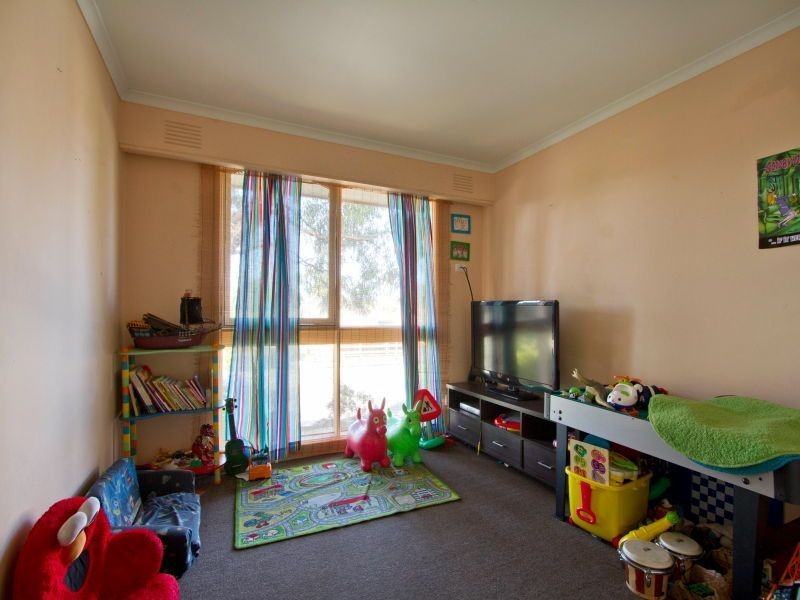 1 Sandra Court, Somerville VIC 3912