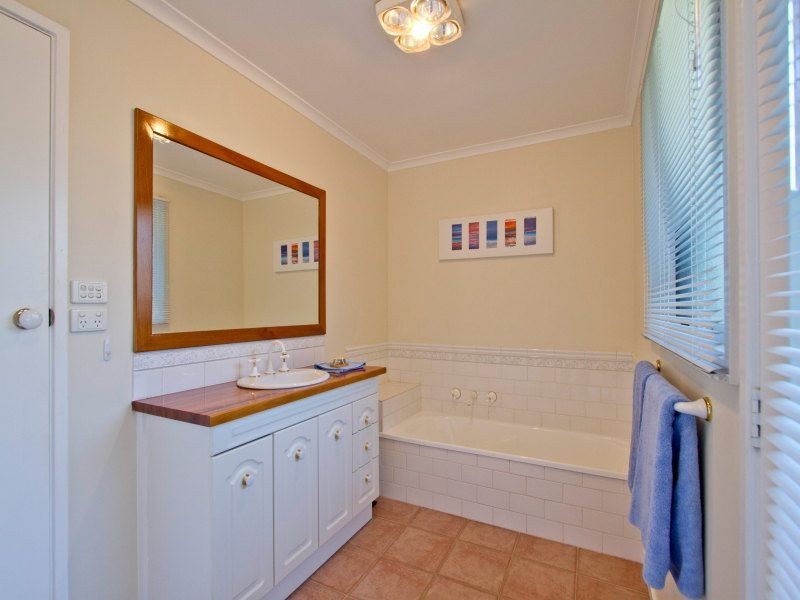 21 Vista Court, Somerville VIC 3912