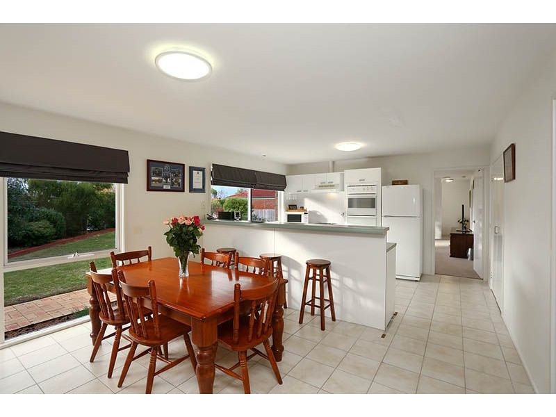 2 Janine Court, Somerville VIC 3912