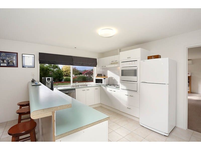 2 Janine Court, Somerville VIC 3912