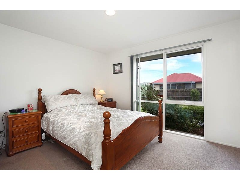 2 Janine Court, Somerville VIC 3912