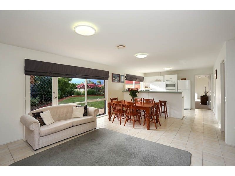 2 Janine Court, Somerville VIC 3912