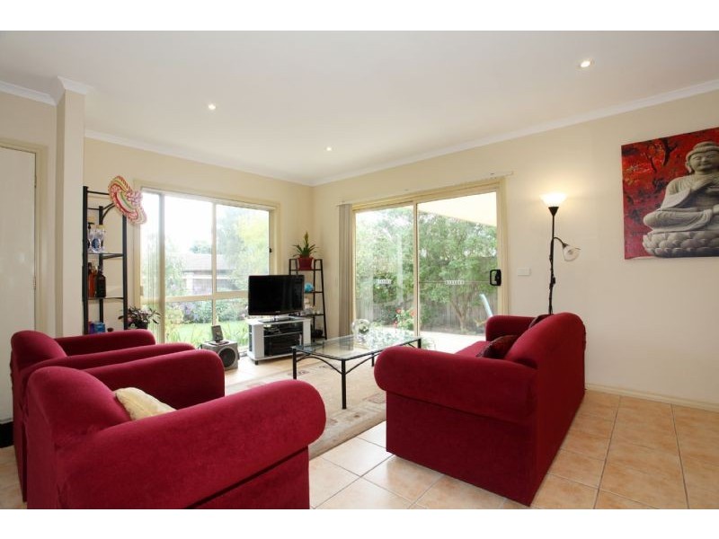 1/14 Leonard Drive, Somerville VIC 3912