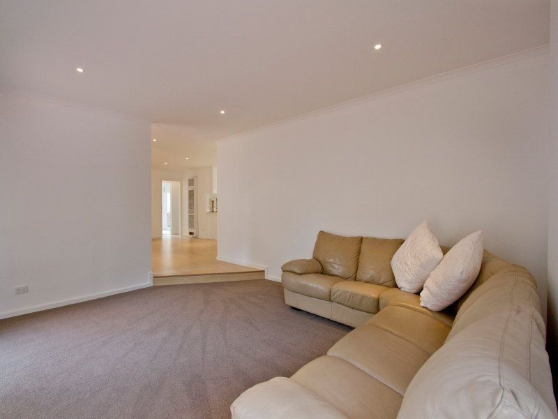 16 Robert Street, Somerville VIC 3912