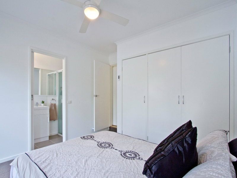 16 Robert Street, Somerville VIC 3912