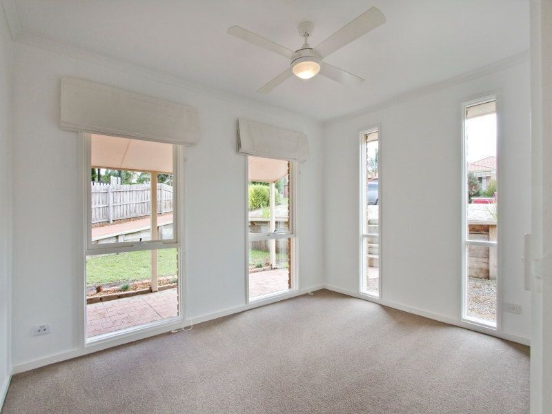 16 Robert Street, Somerville VIC 3912