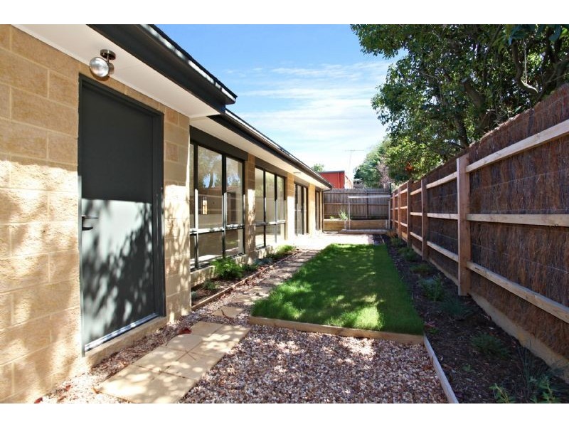 3/76 Eramosa Rd East, Somerville VIC 3912