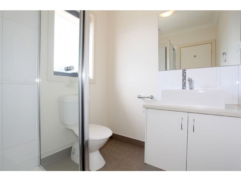 2/76 Eramosa Rd East, Somerville VIC 3912