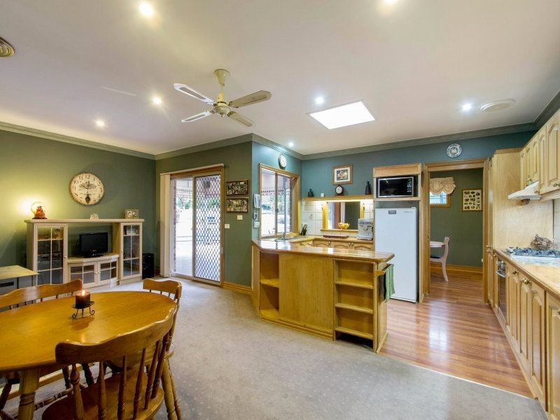 11 Diane Court, Somerville VIC 3912