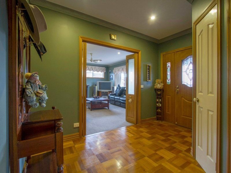 11 Diane Court, Somerville VIC 3912