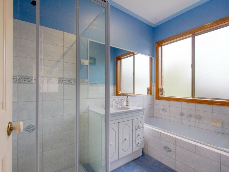 11 Diane Court, Somerville VIC 3912