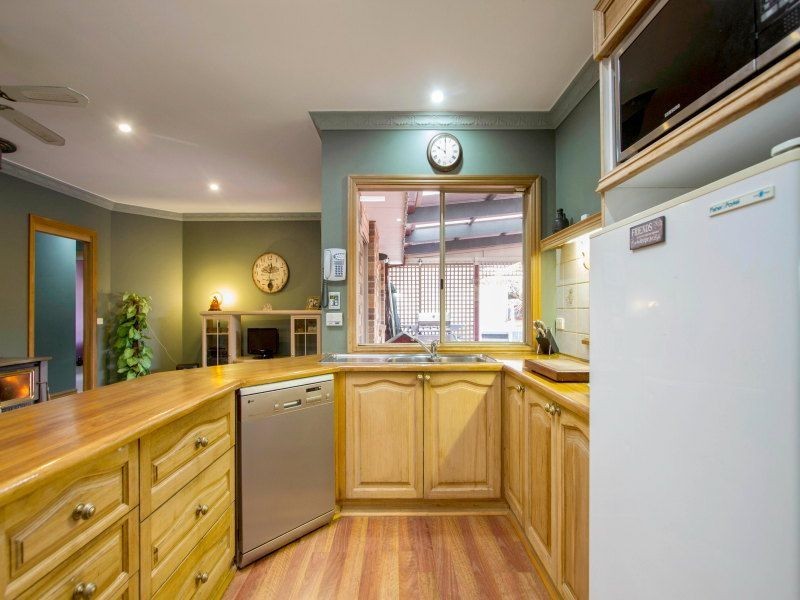 11 Diane Court, Somerville VIC 3912