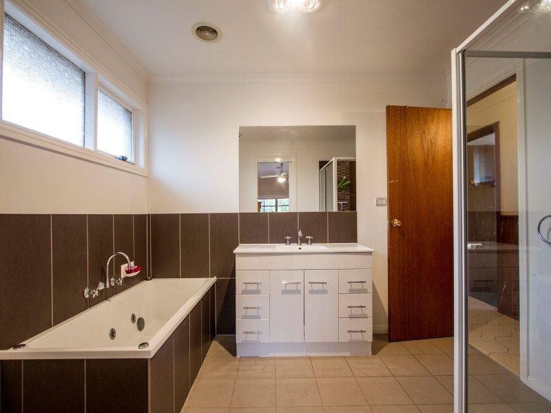 30 Clarendon Drive, Somerville VIC 3912