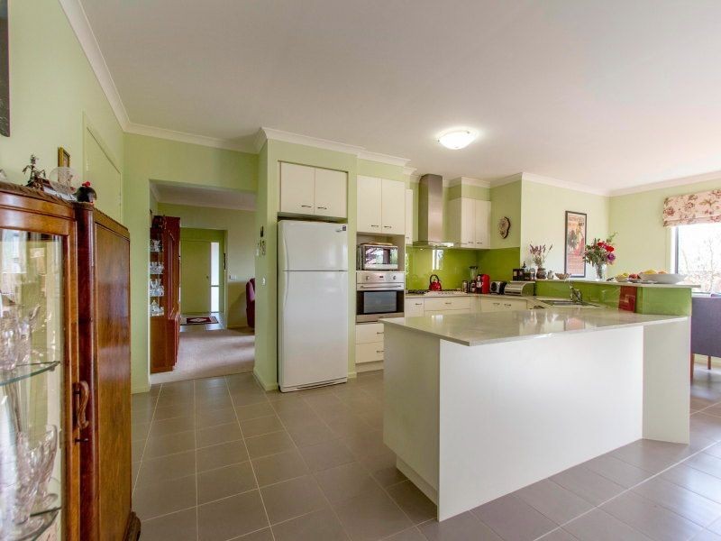 16 Gomms Road, Somerville VIC 3912