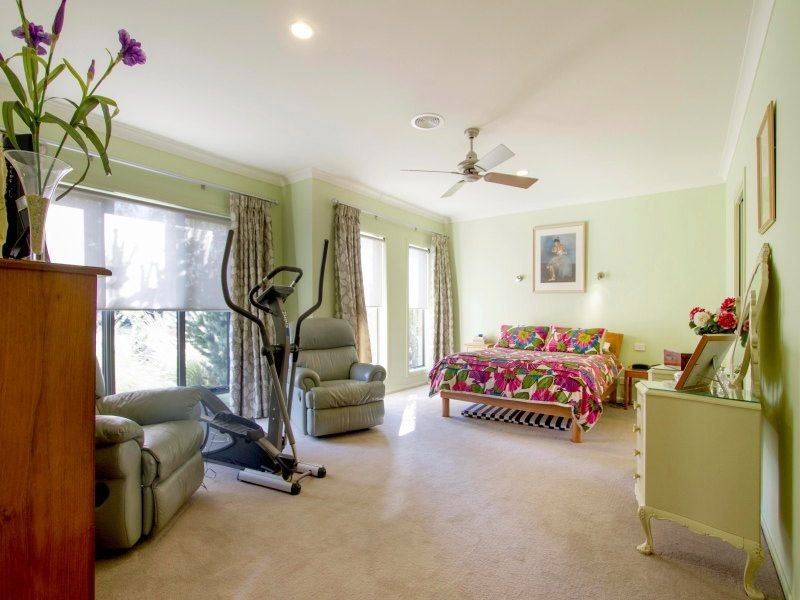 16 Gomms Road, Somerville VIC 3912