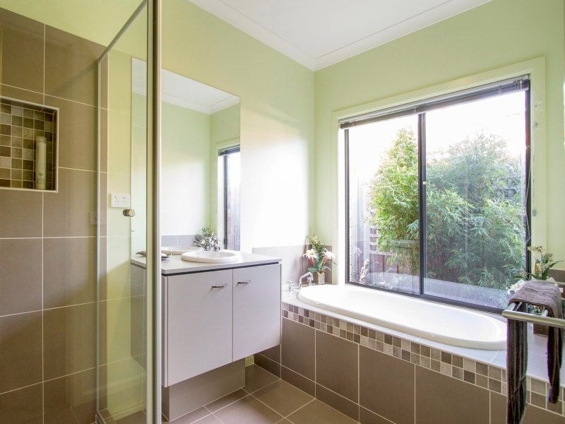 16 Gomms Road, Somerville VIC 3912